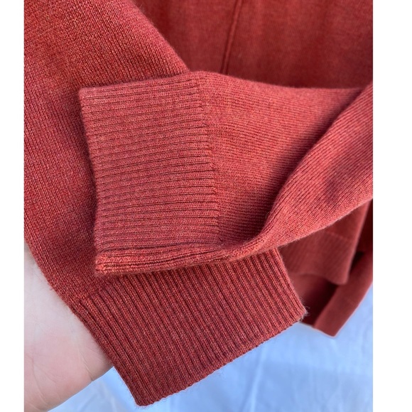 Leith Oversized V-neck Rust Sweater - Picture 2 of 10